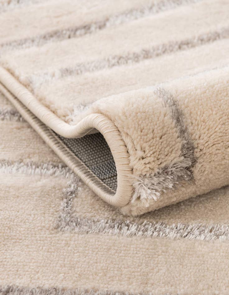 Detail image of 2' x 6' Vogue Geo Runner Rug