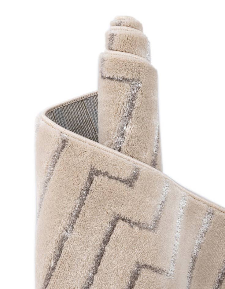 Detail image of 2' x 6' Vogue Geo Runner Rug