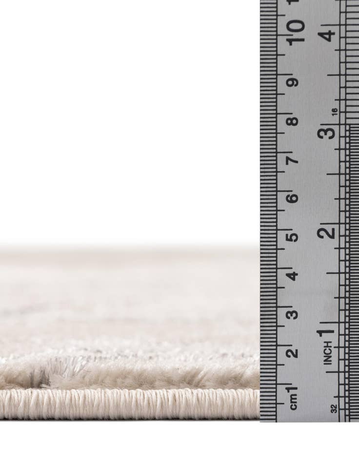 Detail image of 7' 10 x 7' 10 Vogue Geo Square Rug