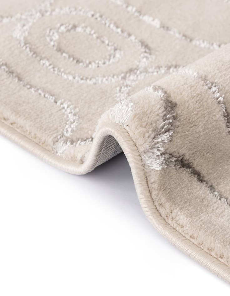 Detail image of 7' 10 x 7' 10 Vogue Geo Square Rug