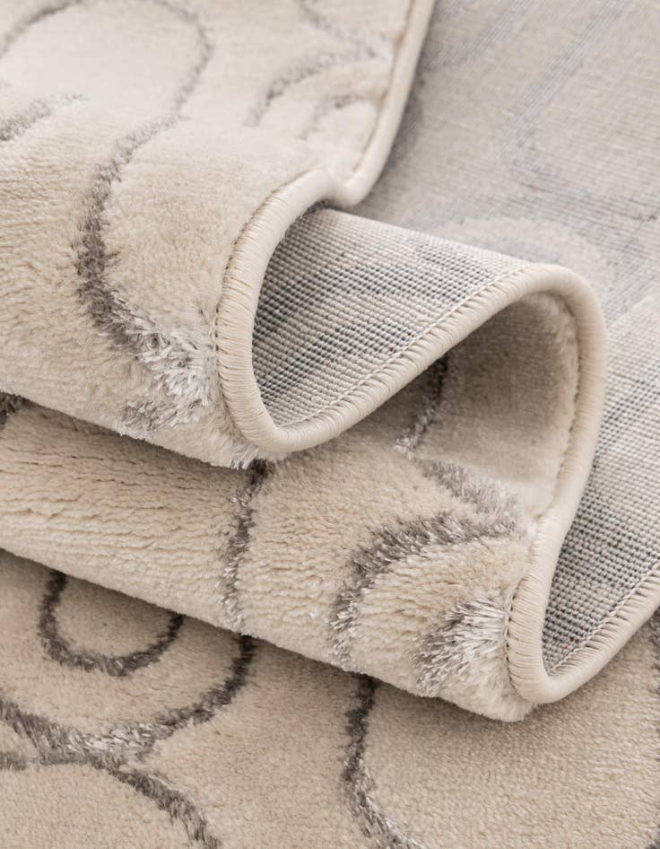 Detail image of 7' 10 x 7' 10 Vogue Geo Square Rug