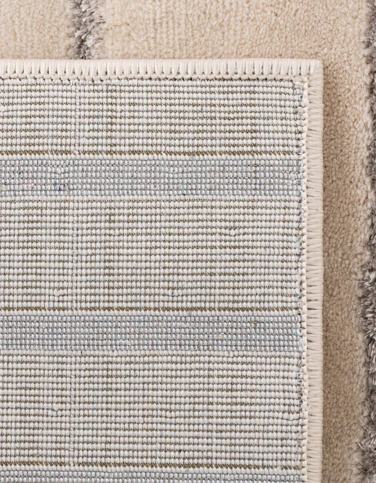 Detail image of 7' 10 x 7' 10 Vogue Geo Square Rug
