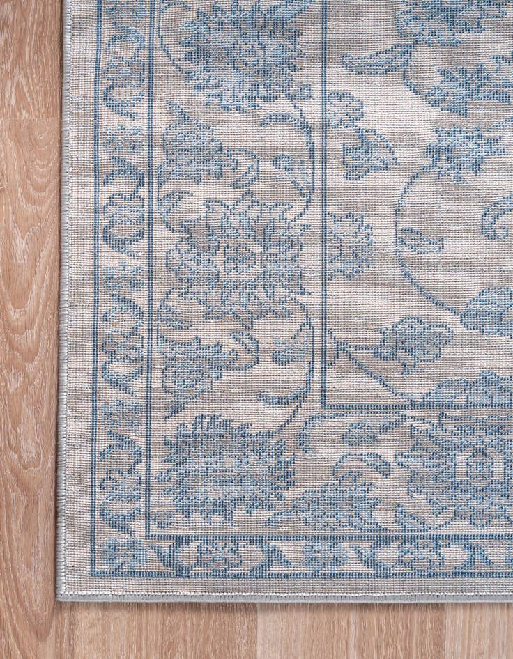 Detail image of 2' 7 x 12' Boston Runner Rug