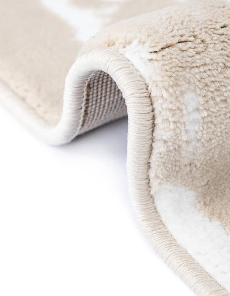 Detail image of 5' 3 x 8' Hermitage Oval Rug