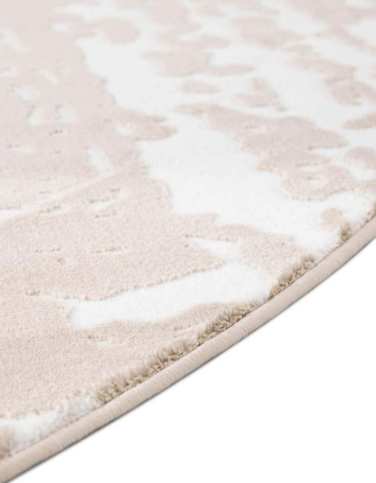 Detail image of 7' 10 x 7' 10 Hermitage Round Rug