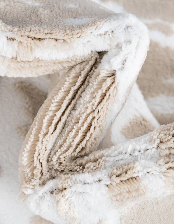 Detail image of 2' 6 x 13' Hermitage Runner Rug