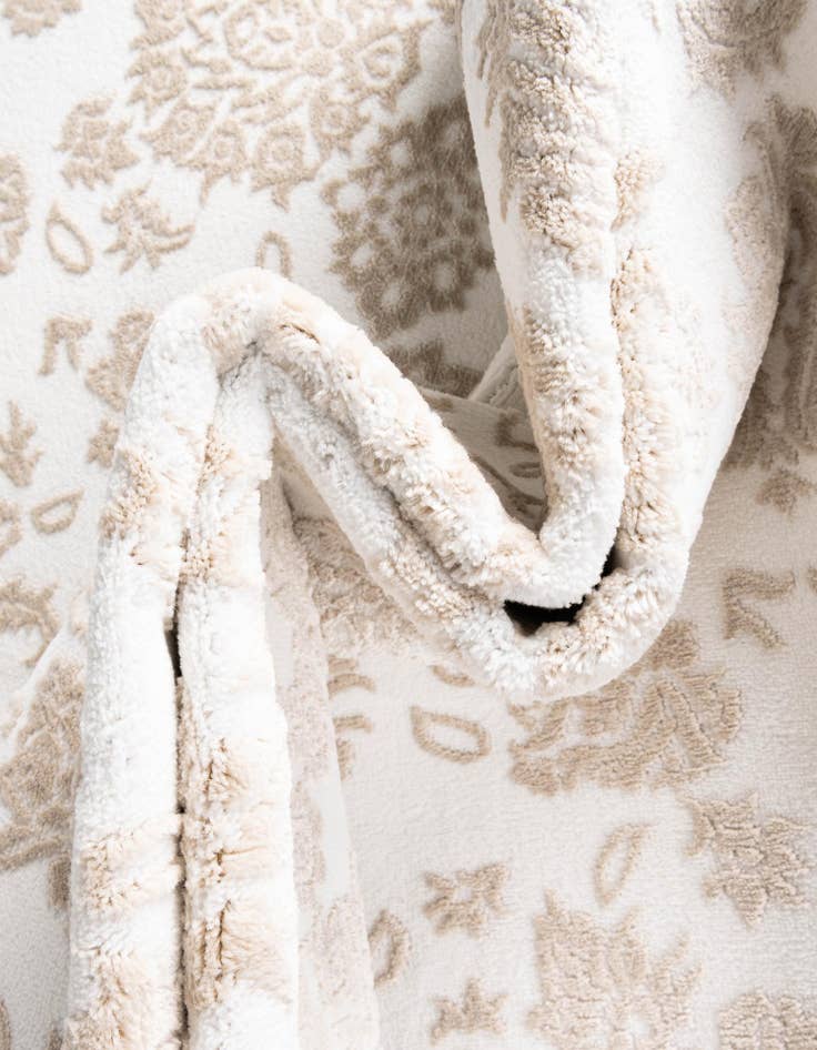 Detail image of 3' x 9' 10 Nepal Runner Rug