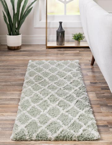 2' 7 x 10' Moroccan Shag Runner Rug