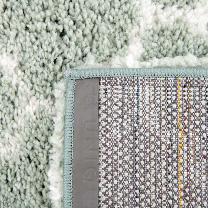 7' 10 x 7' 10 Moroccan Shag Square Rug