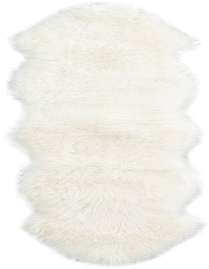 Detail image of 1' 10 x 6' Natural Sheepskin Freeform Rug