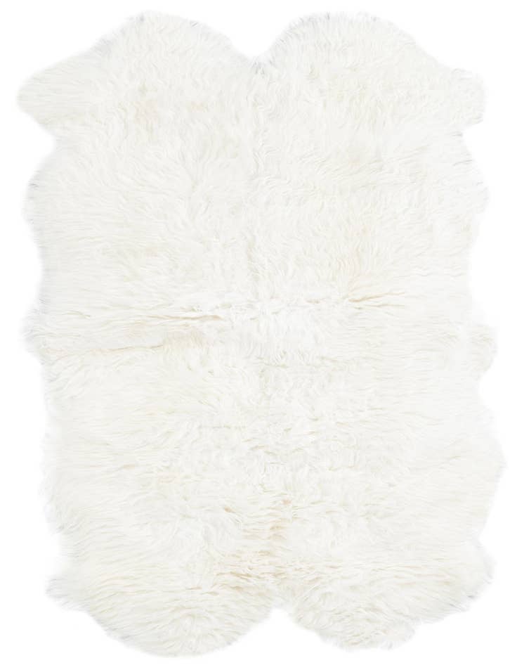 Detail image of 3' 3 x 6' Natural Sheepskin Freeform Rug