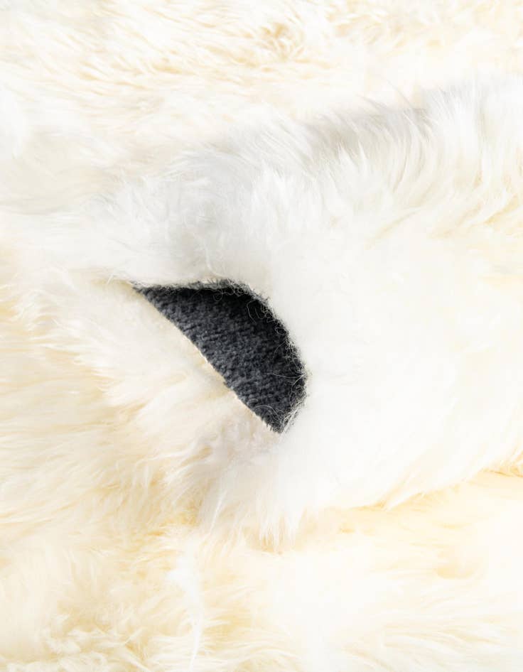 Detail image of 3' 3 x 6' Natural Sheepskin Freeform Rug