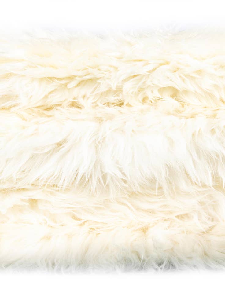 Detail image of 3' 3 x 6' Natural Sheepskin Freeform Rug