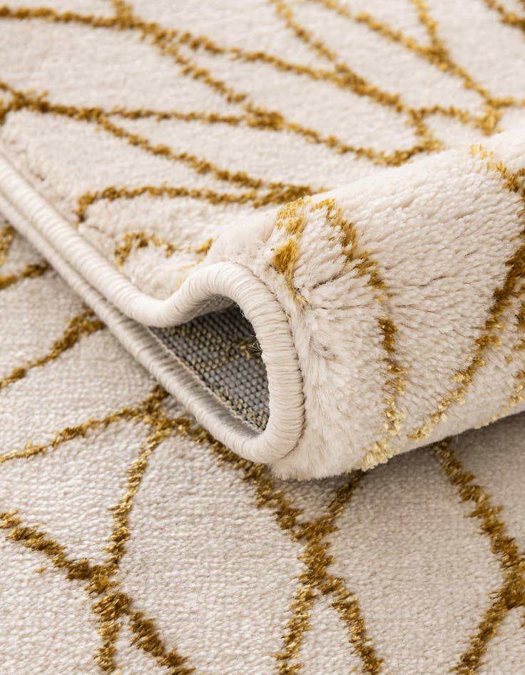 Detail image of 7' 10 x 10' Marilyn Monroe™ Glam Dahlia Oval Rug