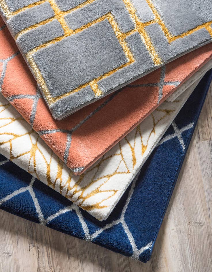 Detail image of 10' x 13'  Marilyn Monroe&trade; Glam Dahlia Rug