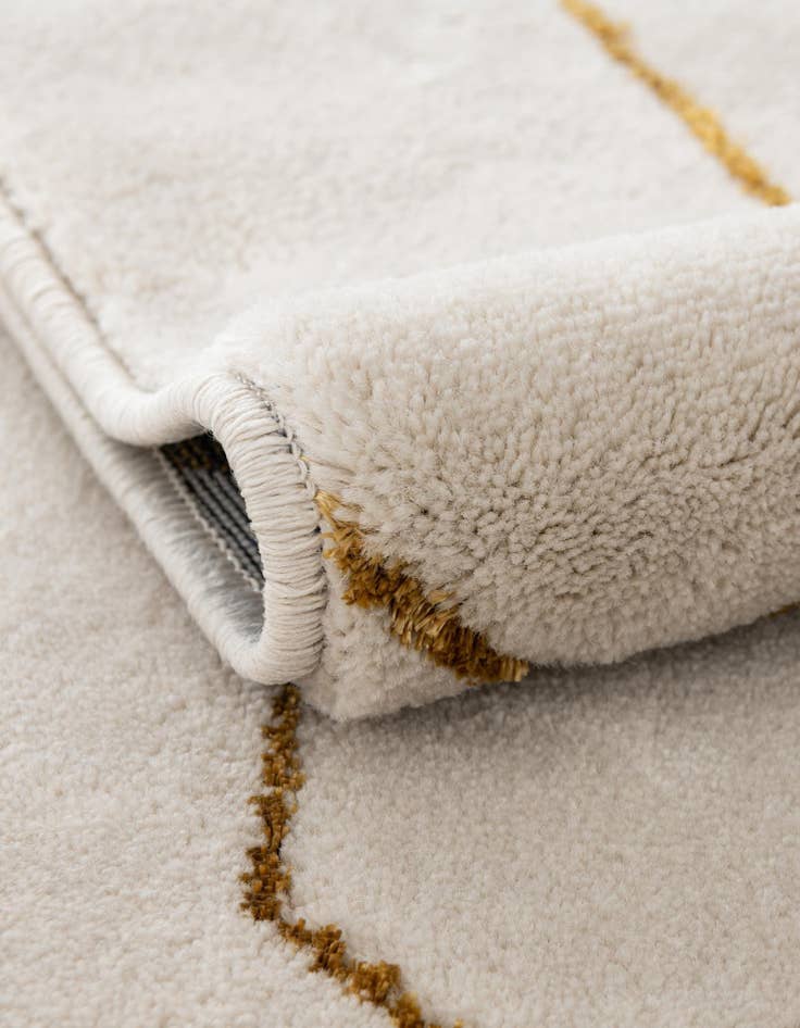 Detail image of 10' x 13'  Marilyn Monroe™ Glam Trellis Rug