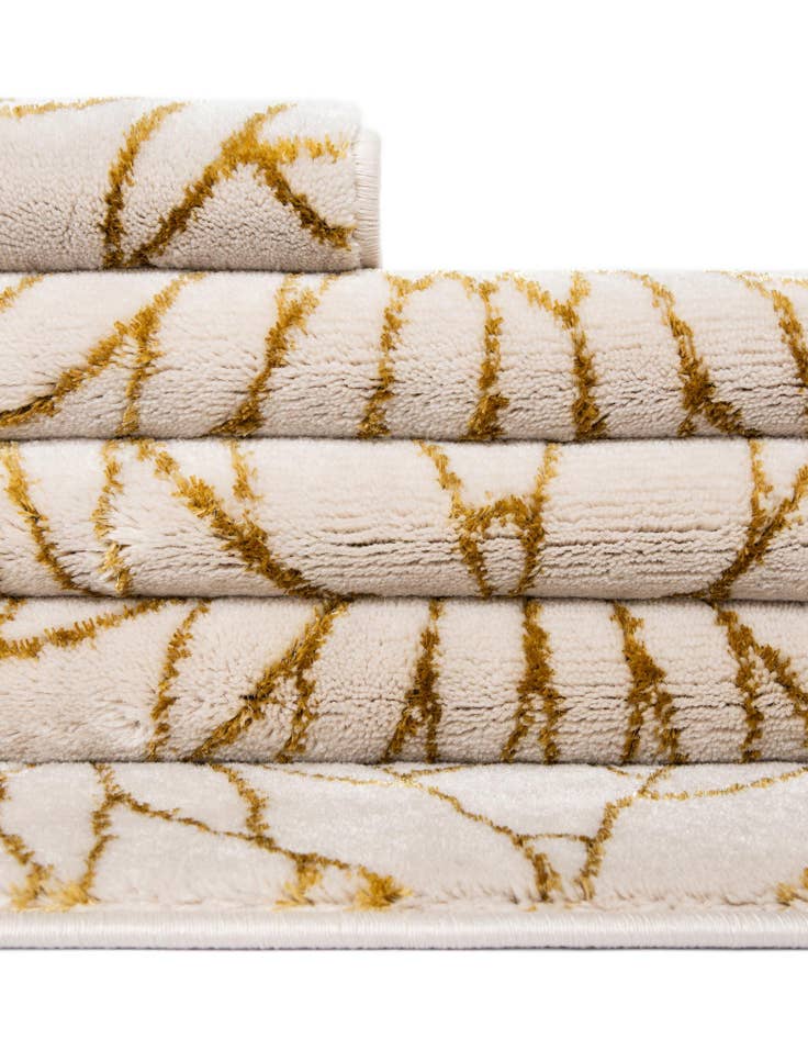 Detail image of 2' 7 x 12'  Marilyn Monroe&trade; Glam Dahlia Runner Rug