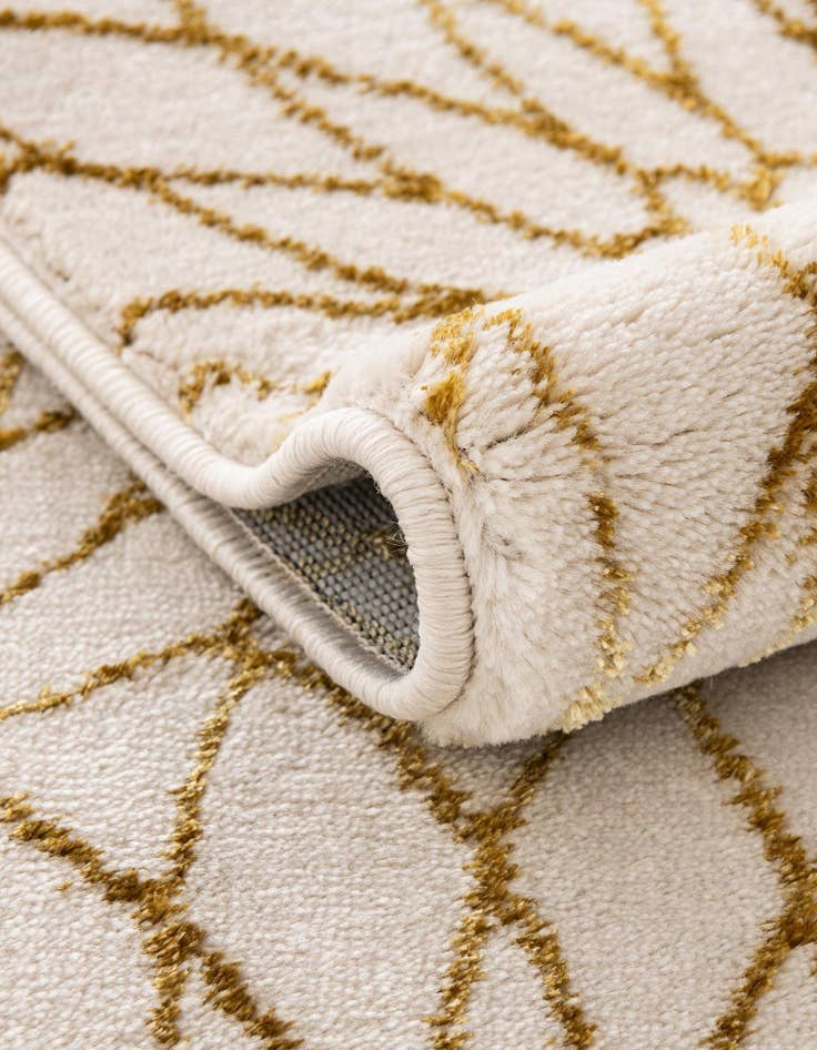 Detail image of 2' 7 x 12'  Marilyn Monroe&trade; Glam Dahlia Runner Rug