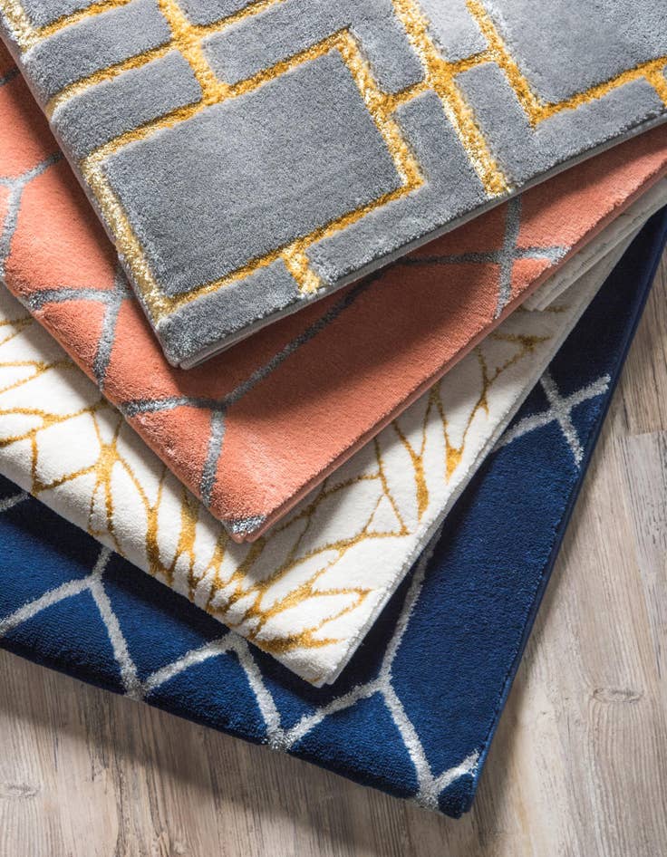 Detail image of 2' 7 x 12'  Marilyn Monroe&trade; Glam Dahlia Runner Rug