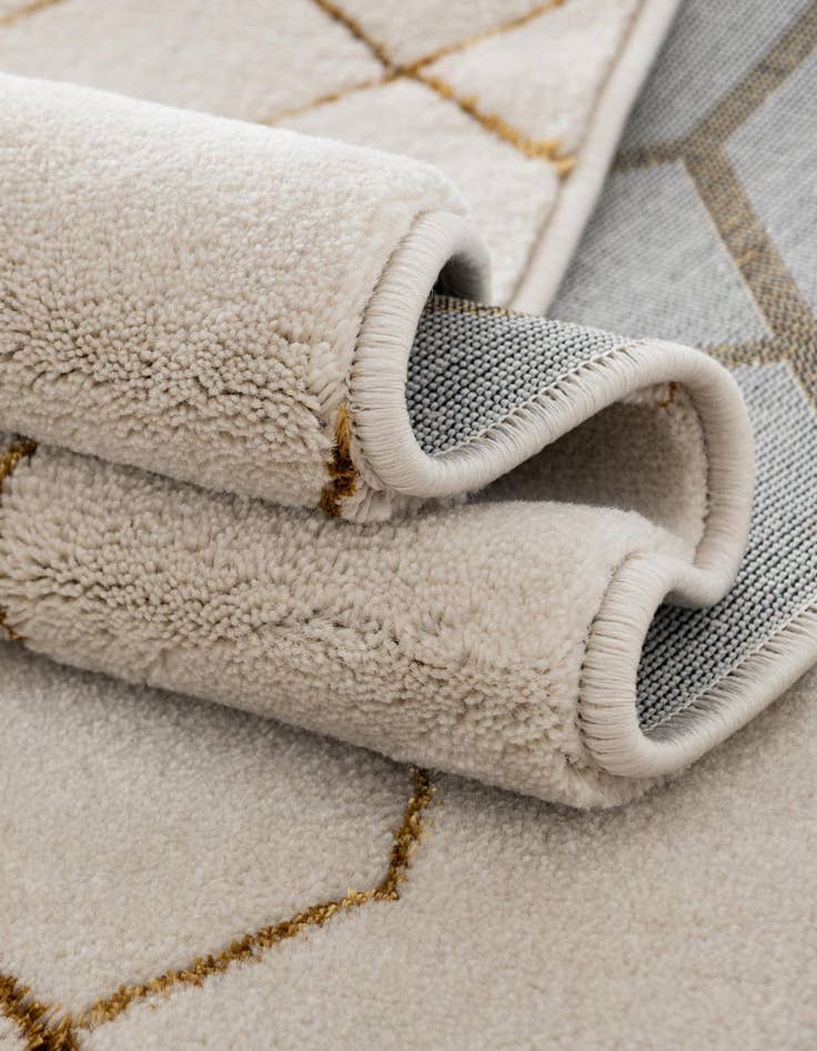 Detail image of 2' 7 x 12'  Marilyn Monroe&trade; Glam Trellis Runner Rug