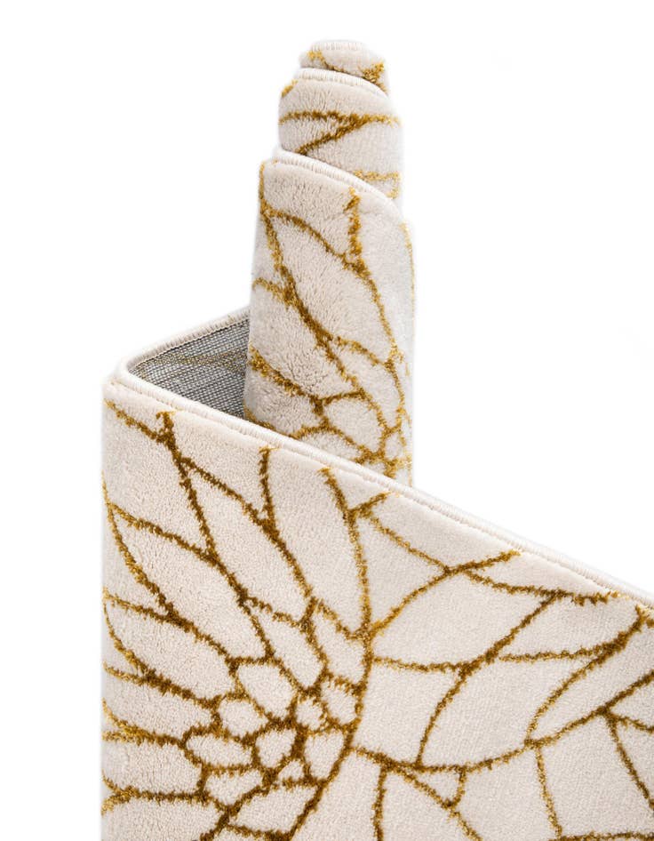 Detail image of 7' 10 x 7' 10  Marilyn Monroe&trade; Glam Dahlia Square Rug