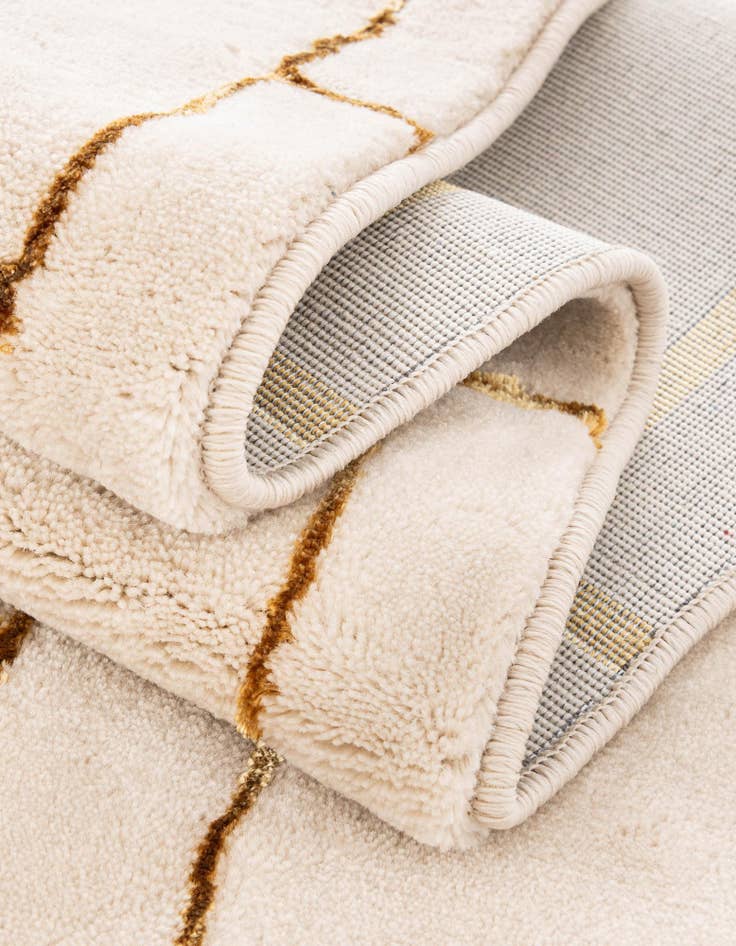 Detail image of 7' 10 x 7' 10 Marilyn Monroe™ Glam Deco Square Rug