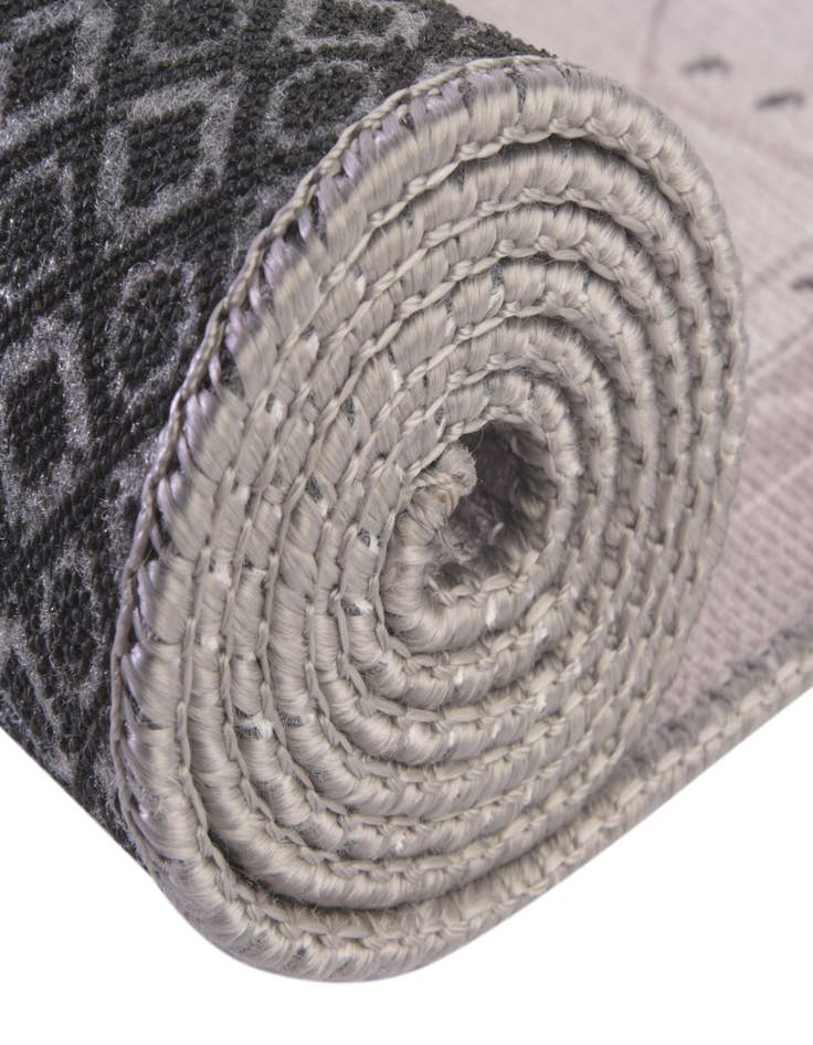 Detail image of 7' 6 x 7' 6 Timeless Octagon Rug