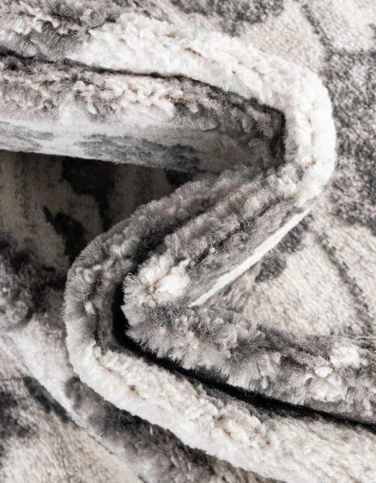 Detail image of 5' 3 x 8' Boston Oval Rug
