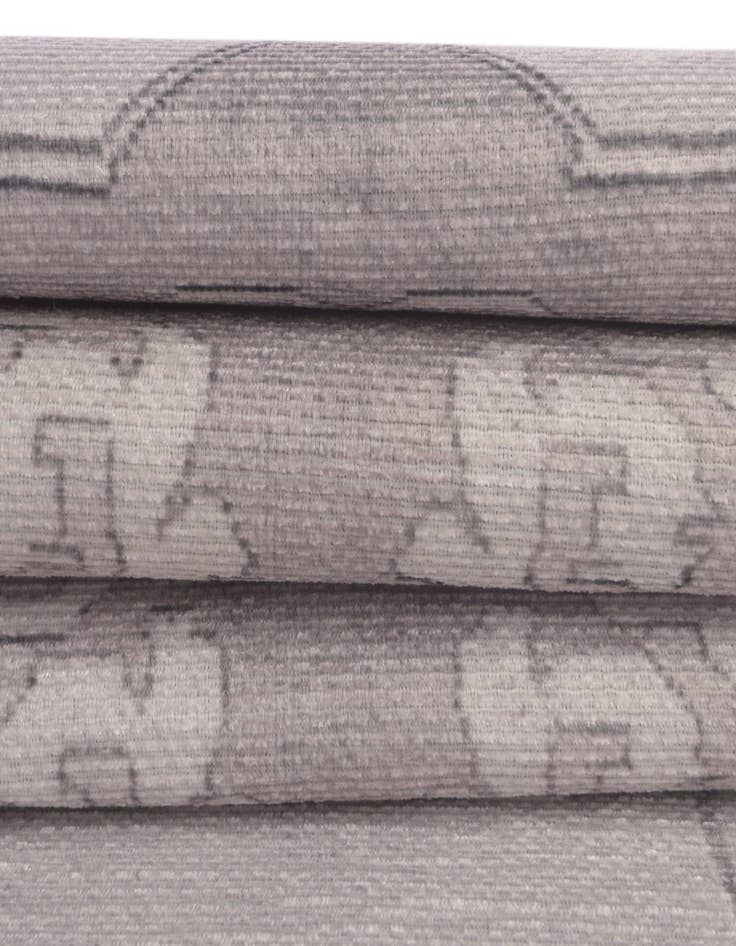 Detail image of 7' 6 x 10' 6 Washable Timeless Oval Rug