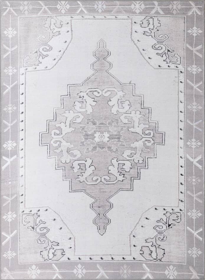 Detail image of 7' 6 x 10' 6 Washable Timeless Rug