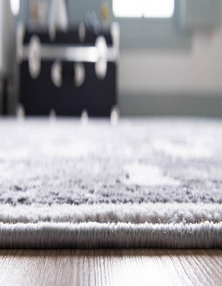 Detail image of 3' 3 x 3' 3 Boston Round Rug