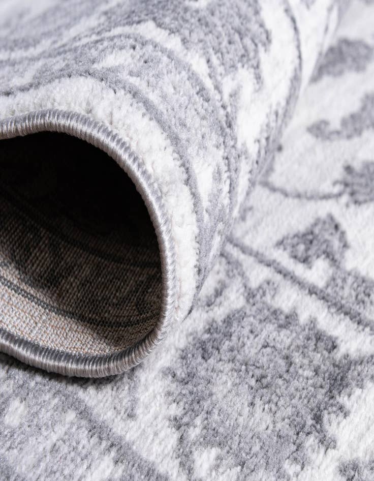 Detail image of 3' 3 x 3' 3 Boston Round Rug