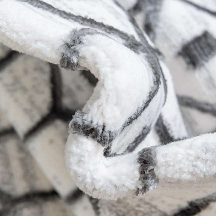 5' 3 x 5' 3 Lattice Trellis Octagon Rug