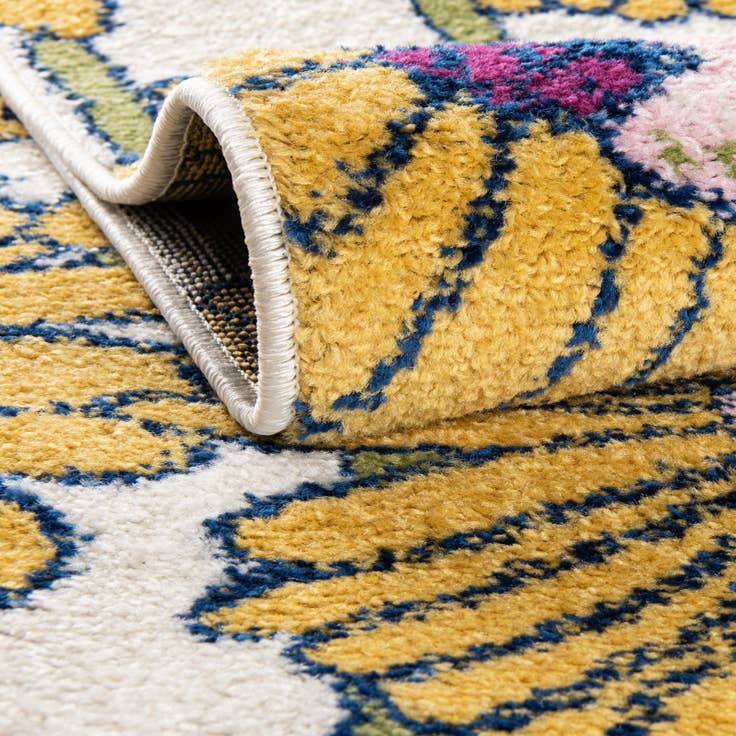 Detail image of 6' x 9' Bloom Oval Rug