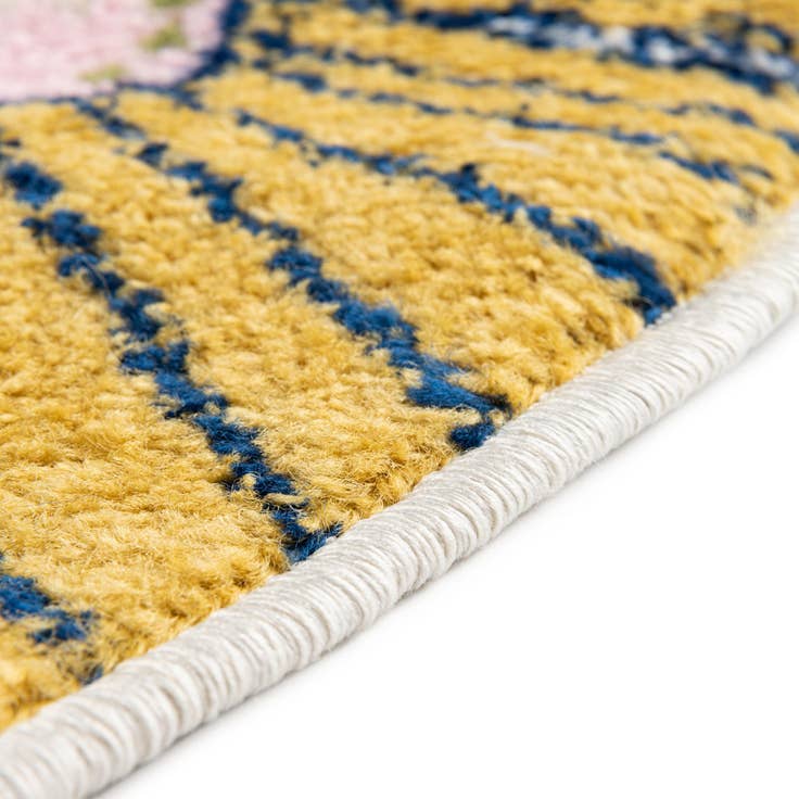 Detail image of 6' x 9' Bloom Oval Rug
