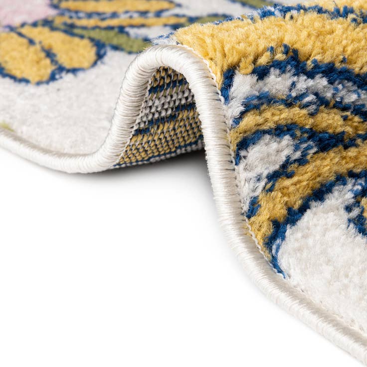 Detail image of 6' x 9' Bloom Oval Rug