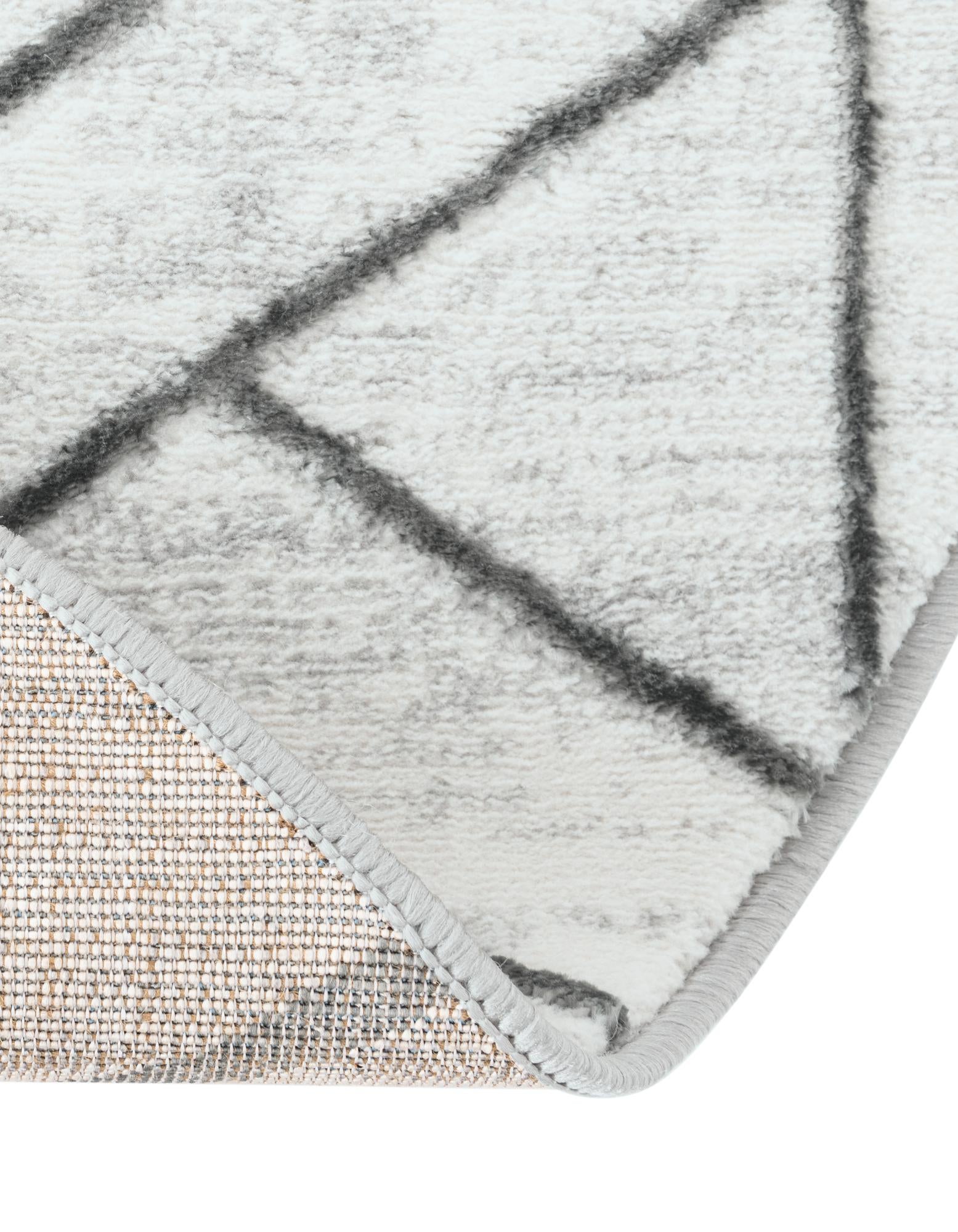 5' 3 x 8' Lattice Trellis Oval Rug