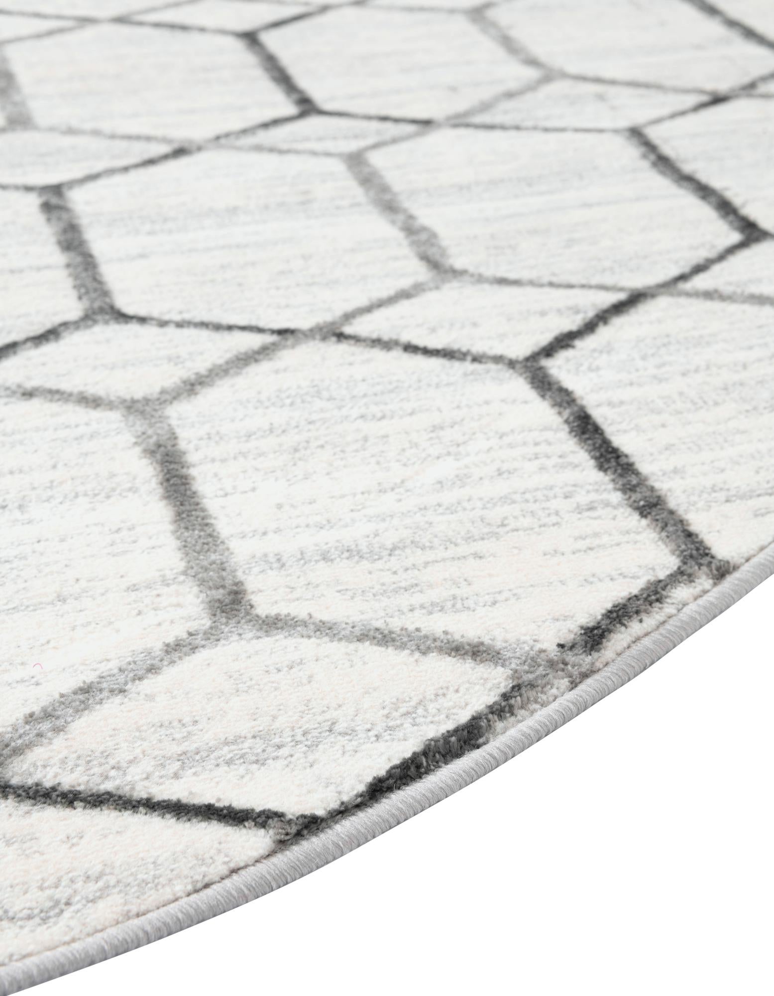 5' 3 x 8' Lattice Trellis Oval Rug