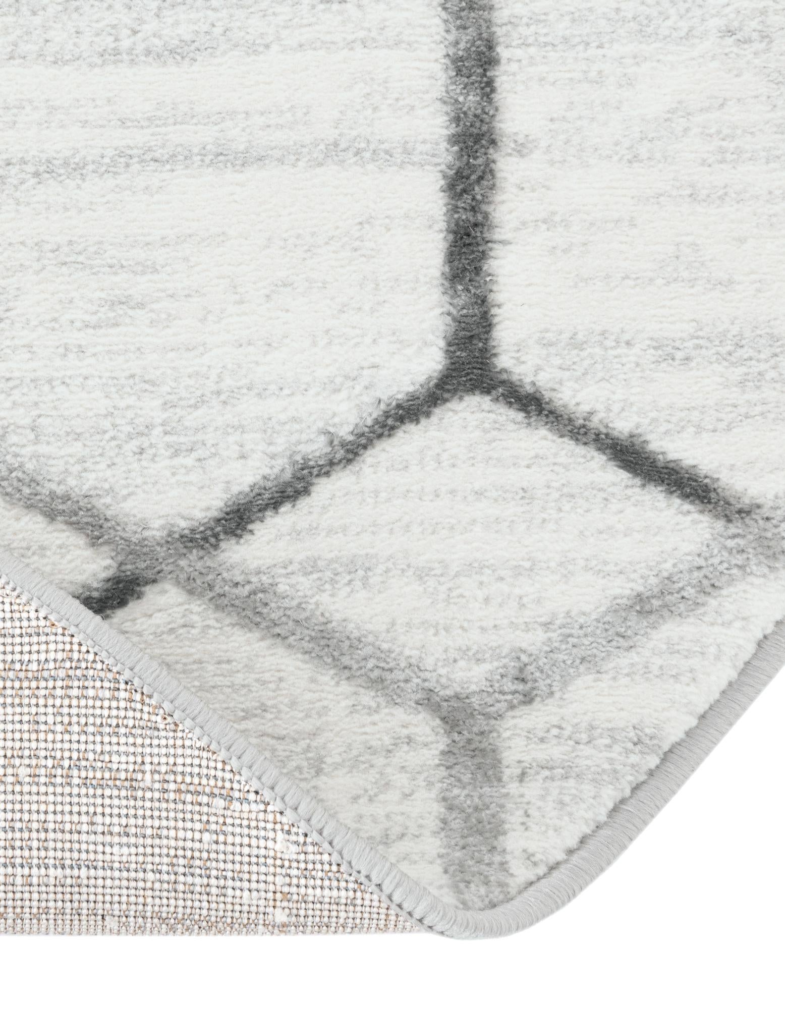 5' 3 x 8' Lattice Trellis Oval Rug