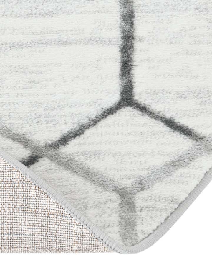 5' 3 x 8' Lattice Trellis Oval Rug