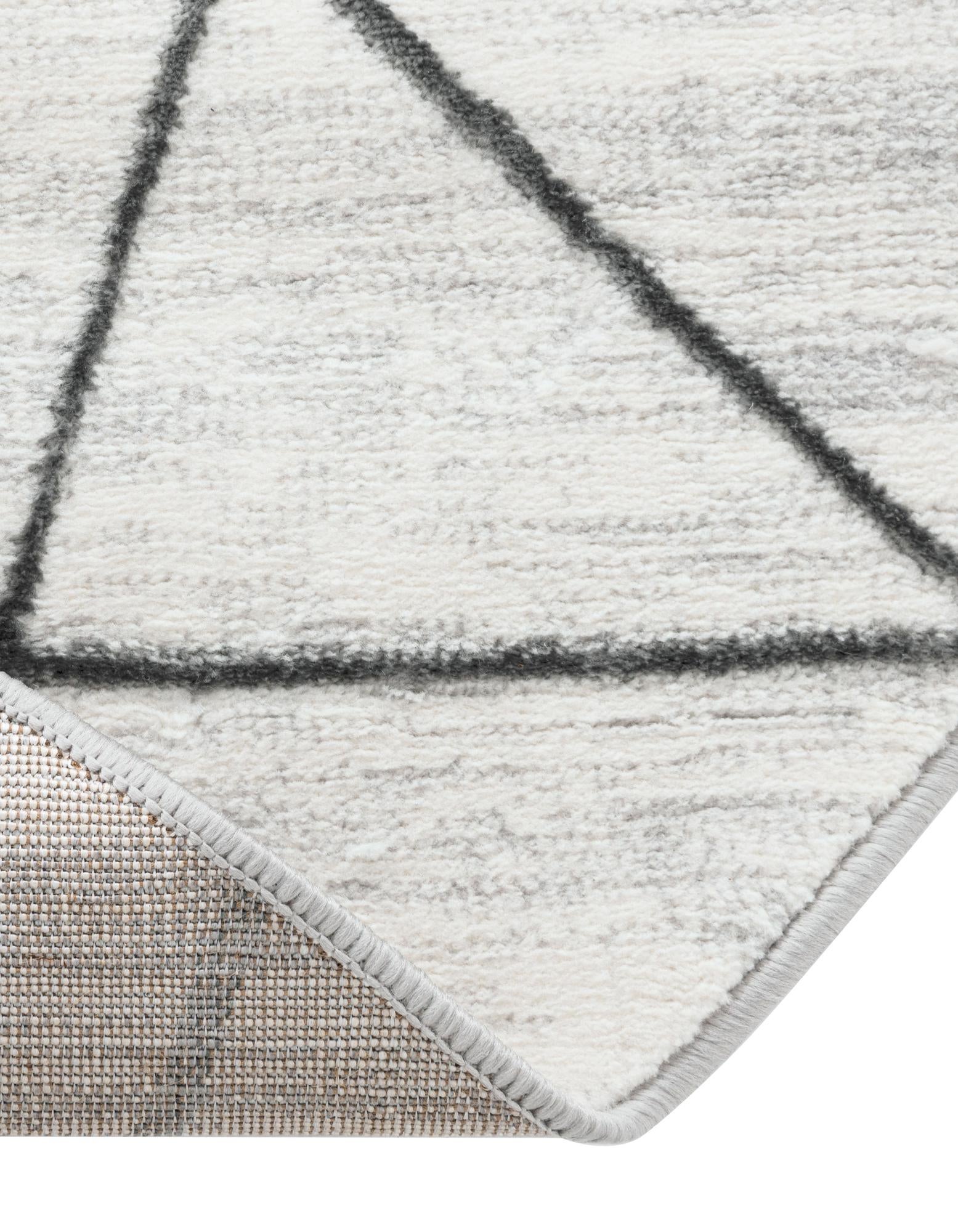 5' 3 x 8' Lattice Trellis Oval Rug
