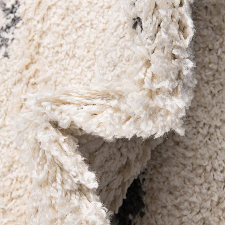 Detail image of 7' 10 x 10' Serenity Shag Oval Rug