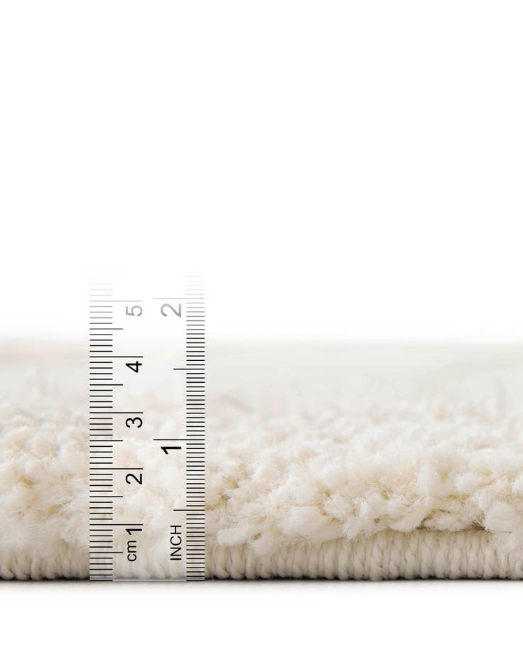 Detail image of 4' 1 x 6' 1 Soft Solid Shag Oval Rug