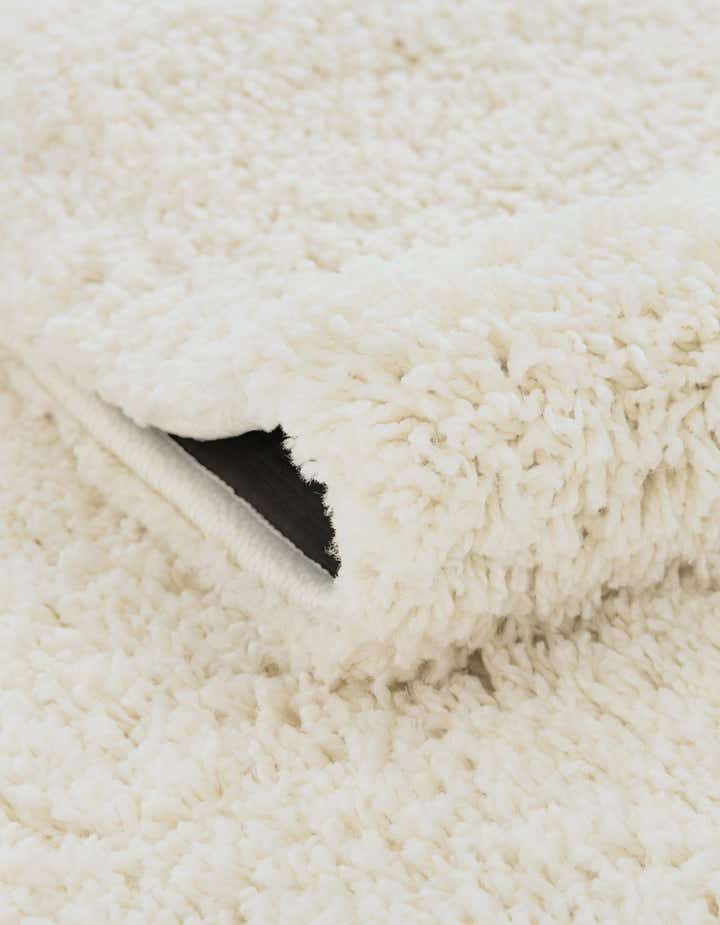 4' 1 x 6' 1 Soft Solid Shag Oval Rug