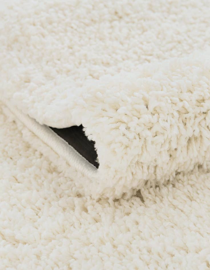 Detail image of 4' 1 x 6' 1 Soft Solid Shag Oval Rug