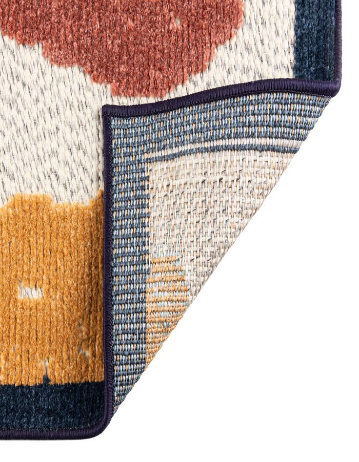 Detail image of 7' x 10' Easy-Clean Belize Indoor / Outdoor Rug