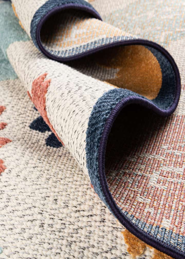 7' x 10' Easy-Clean Belize Indoor / Outdoor Rug