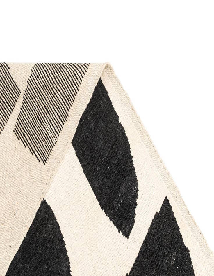 Detail image of 8' 4 x 10' 2 Hand Knotted Beni Marok Rug