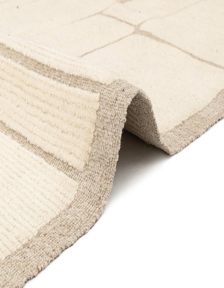 Detail image of 8' x 10' 2  Hand Knotted Beni Marok Rug