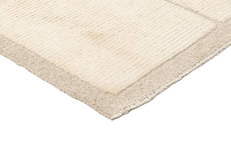 Detail image of 8' x 10' 2 Hand Knotted Beni Marok Rug